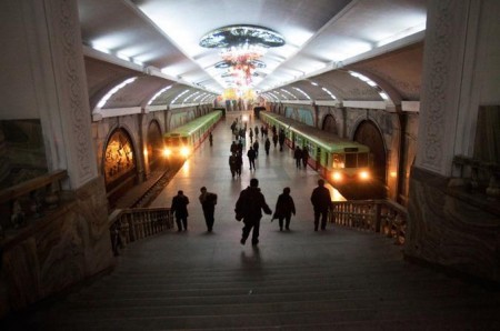 La stazione della metropolitana di Pyongyong, Corea del Nord